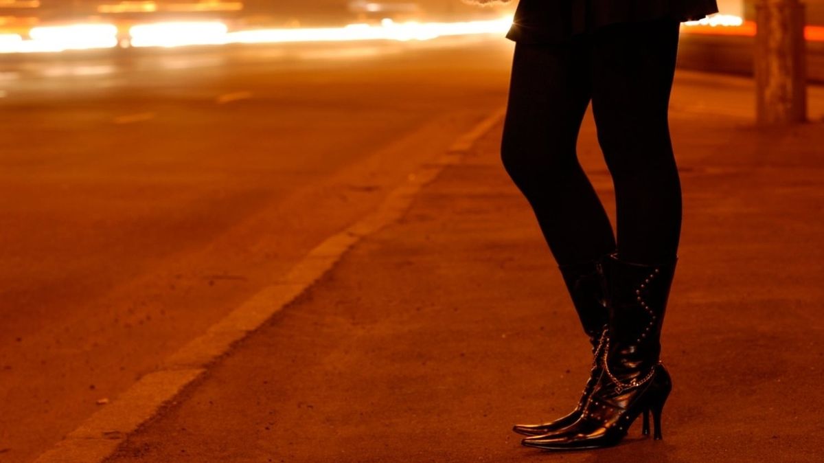 Obří pražský nevěstinec hrozil prostitucí v ulicích